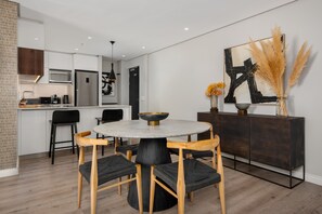 Appartement Exclusif | Restauration dans la chambre