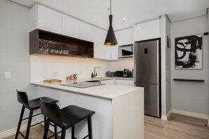 Leilighet – exclusive | Eget kjøkken | Kjøleskap, mikrobølgeovn, ovn og kokeplater