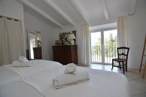 4 bedrooms, travel crib, free WiFi, bed sheets - Villa con Excelente Piscina (Sóller)