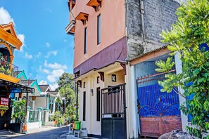 Mặt tiền nơi lưu trú