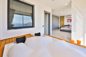 4 bedrooms, laptop workspace, bed sheets - 5 Star Villa With 4 Bedrooms, Kalkan Villa 1004 (Kas)