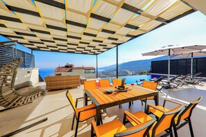 Tempat makan outdoor