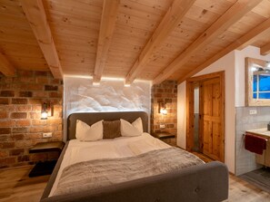 콘도 | 3 개의 침실, 저자극성 침구, 각각 다른 스타일의 인테리어, 각각 다르게 가구 비치