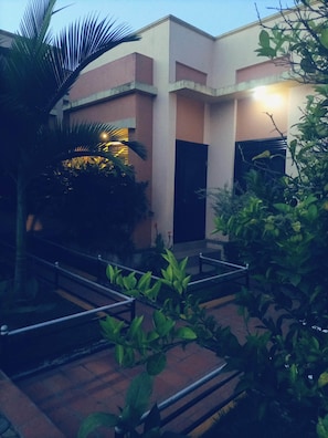 Enceinte de lâhĂ©bergement