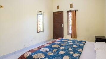 Deluxe Double Room | Desk, free WiFi, bed sheets