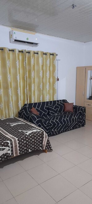 Uklassifisert bilde, 3 av 11, knapp