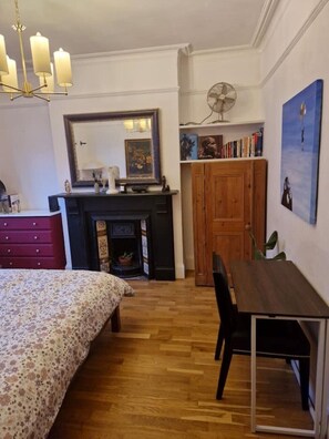 3 chambres, bureau, fer et planche à repasser, Wi-Fi gratuit