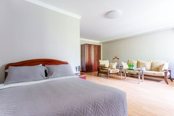 Luxury Double Room | Desk, blackout drapes, iron/ironing board, free WiFi