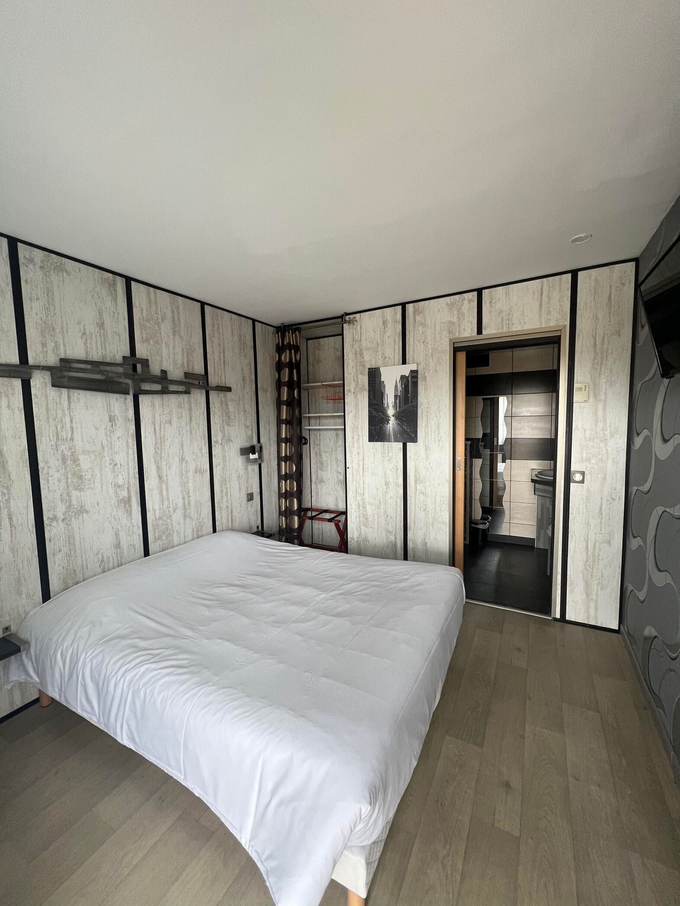 Comfort Room | Desk, soundproofing, free WiFi, bed sheets