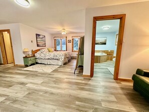 4 soveværelser, skrivebord, strygejern/strygebræt, weekendseng