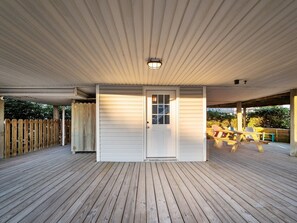 Terrace/patio - 2BR Oceanview House in Surf City, NC - Almost Oceanfront (Surf City)