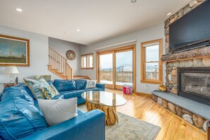 TV, fireplace, video games