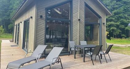 Cozy Holiday Houses on the lake shore ,,Pliažo Klubas"