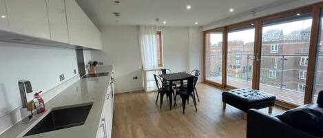 ベーシック アパートメント ダブルベッド 1 台 | 専用キッチン | 冷蔵庫、オーブン、コンロ、食器洗い機