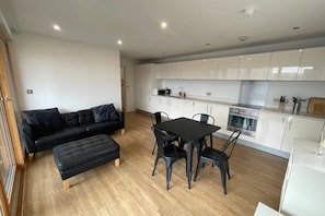 Apartamento básico, 1 cama de casal | Parte interna