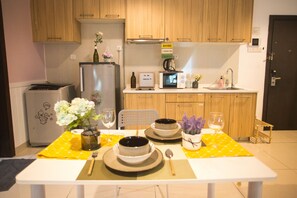 Club-Apartment | Eigene Küche | Kühlschrank, Mikrowelle, Wasserkocher, Kochgeschirr/Geschirr/Besteck