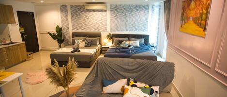 Club Apartment | 1 bedroom, iron/ironing board, free WiFi, bed sheets