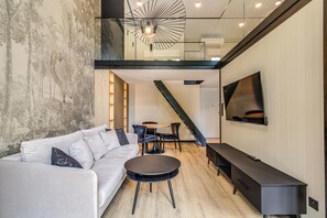 Deluxe Studio Suite, Mezzanine