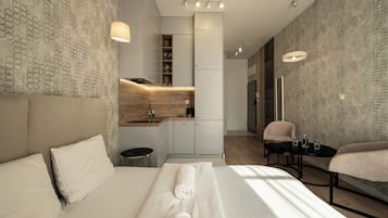 Studio Suite | Hypo-allergenic bedding, iron/ironing board, free WiFi, bed sheets