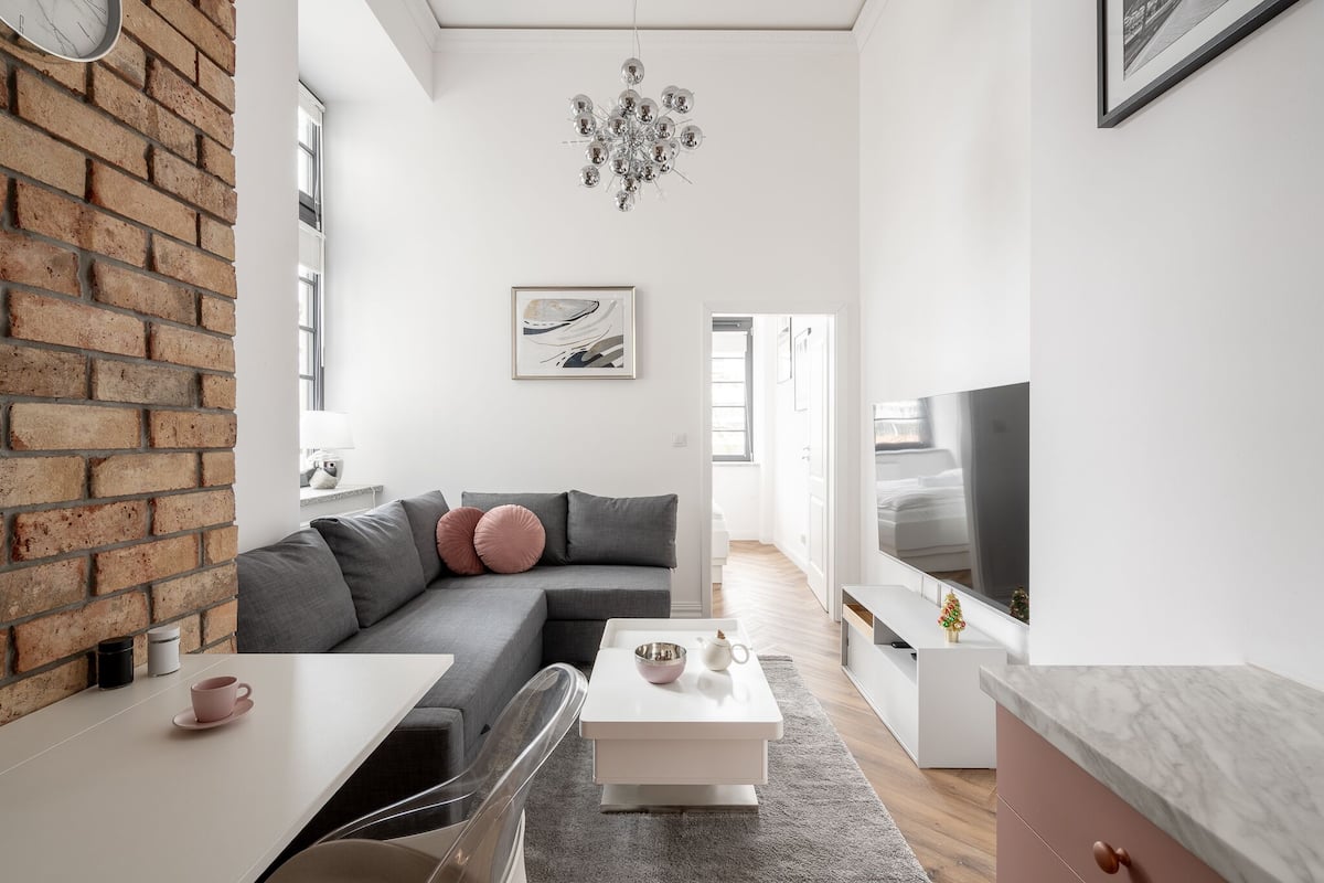 Comfort Apartment | Living area | Smart TV