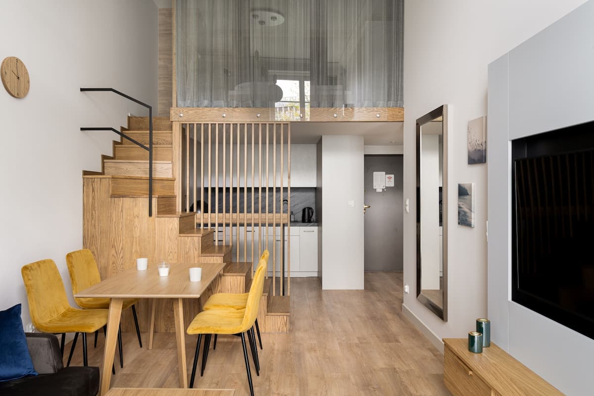 Comfort Apartment | Living area | Smart TV