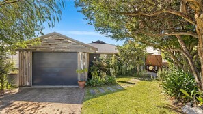 Property grounds - Lake View Luxury Wallaga Lake - 21 Lakeview Drive (Wallaga Lake)