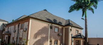 ADBATES SUITES & RECREATION