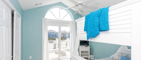 3 bedrooms, iron/ironing board, free WiFi