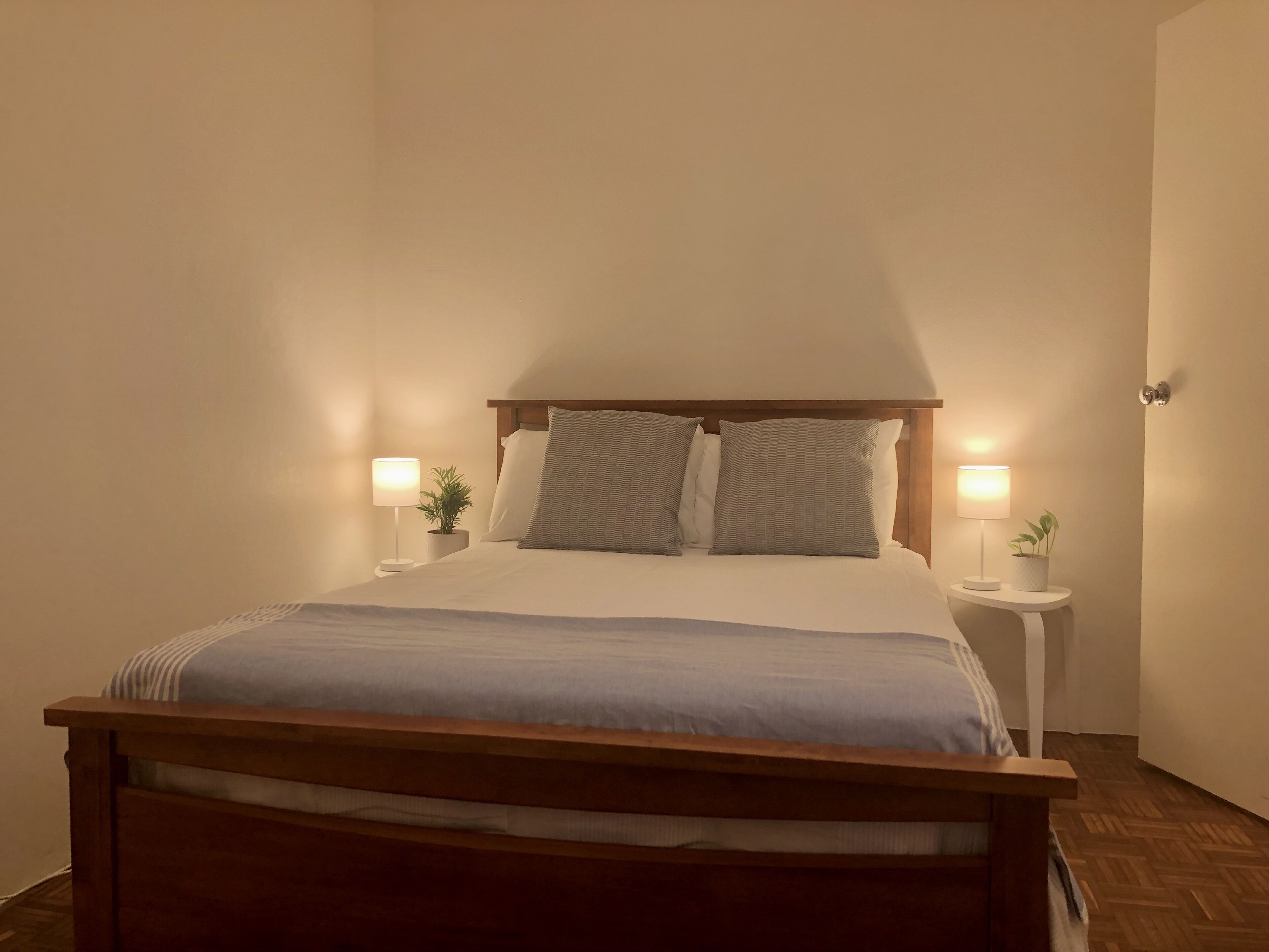 One bed apt Meadowbank Station