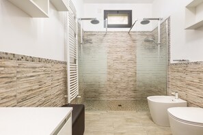 Villa | Bathroom | Hair dryer - 3261 Villa Desiderio by Perle di Puglia (Lecce)