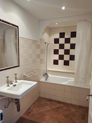 Towels, soap - Typical Niçoise house (Vence)