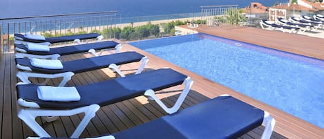 2 piscinas al aire libre