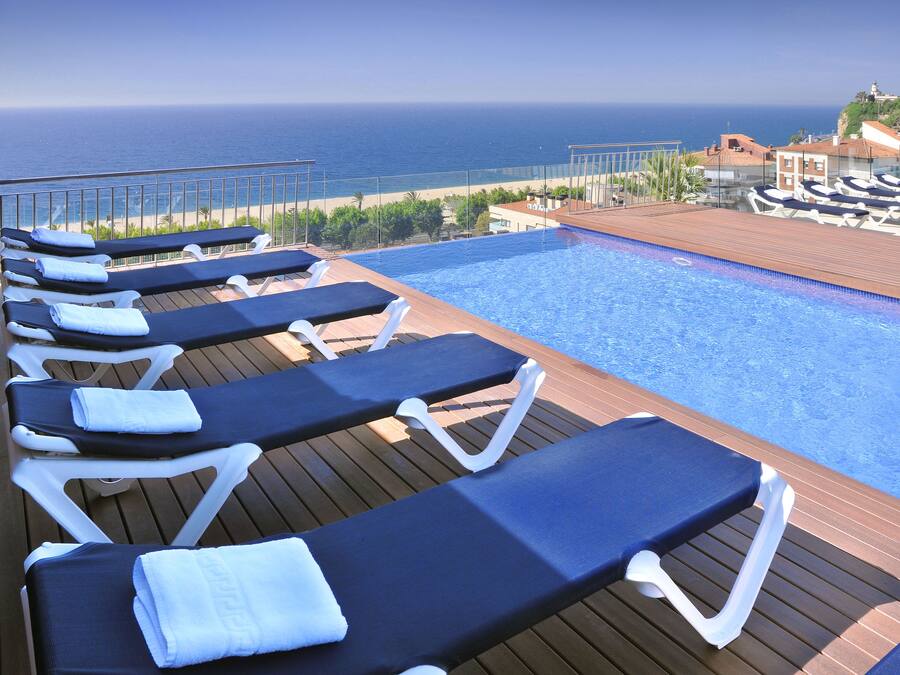 2 piscinas al aire libre