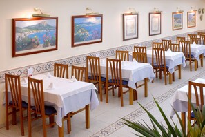 Dining room - Hotel Checkin Catalonia  (Calella)