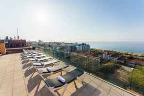 شرفة على السطح