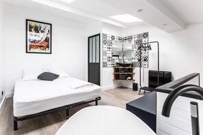 2 habitaciones, tabla de planchar con plancha, wifi y ropa de cama 