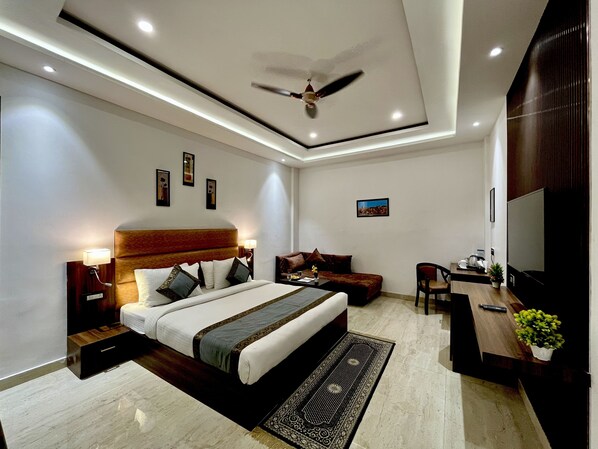 Superior Room | Free WiFi - Kalawati Palace (Varanasi)