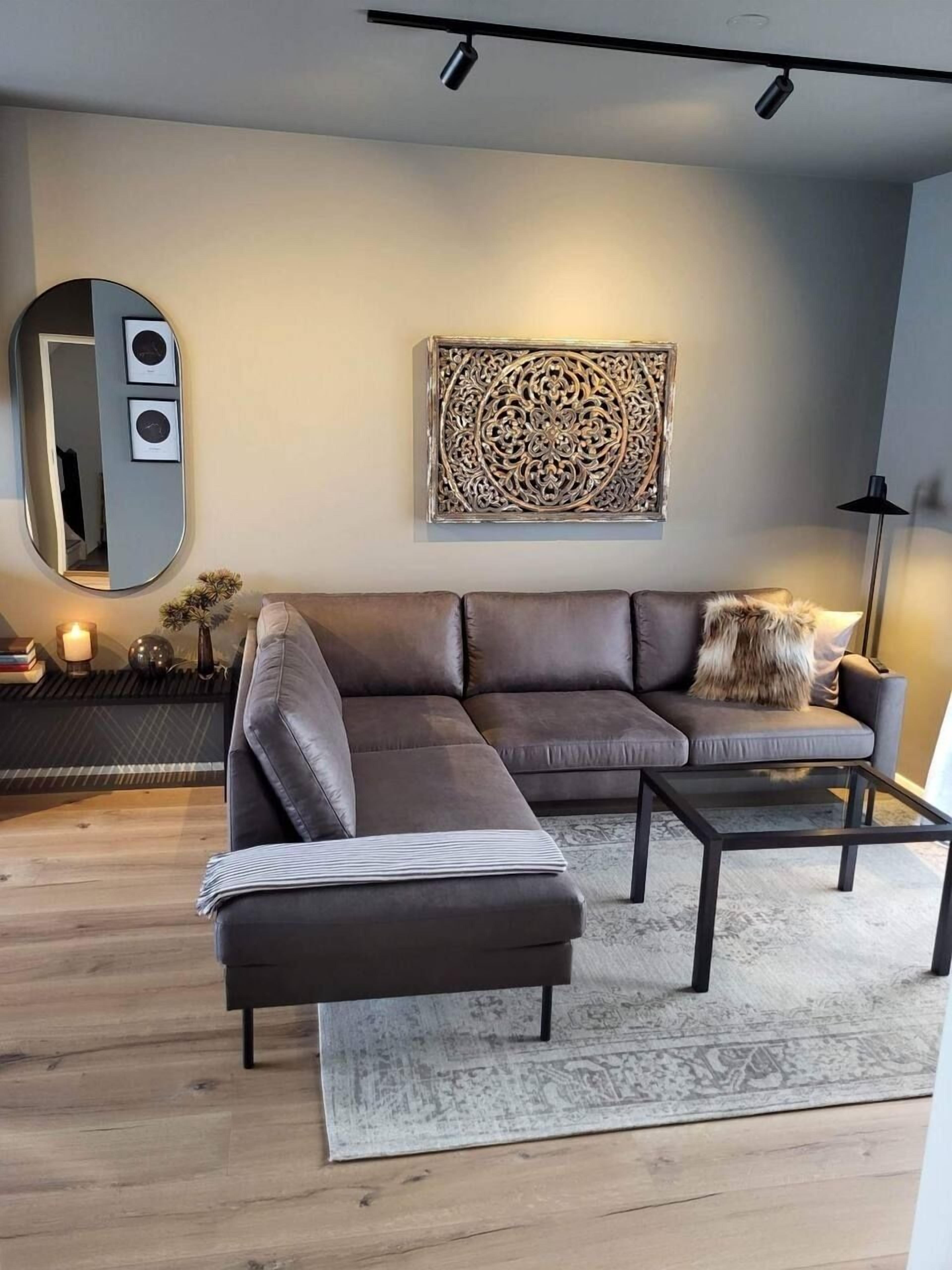 Apartamento luxo | Área de estar | Smart TV 30 cm com canais a cabo, TV