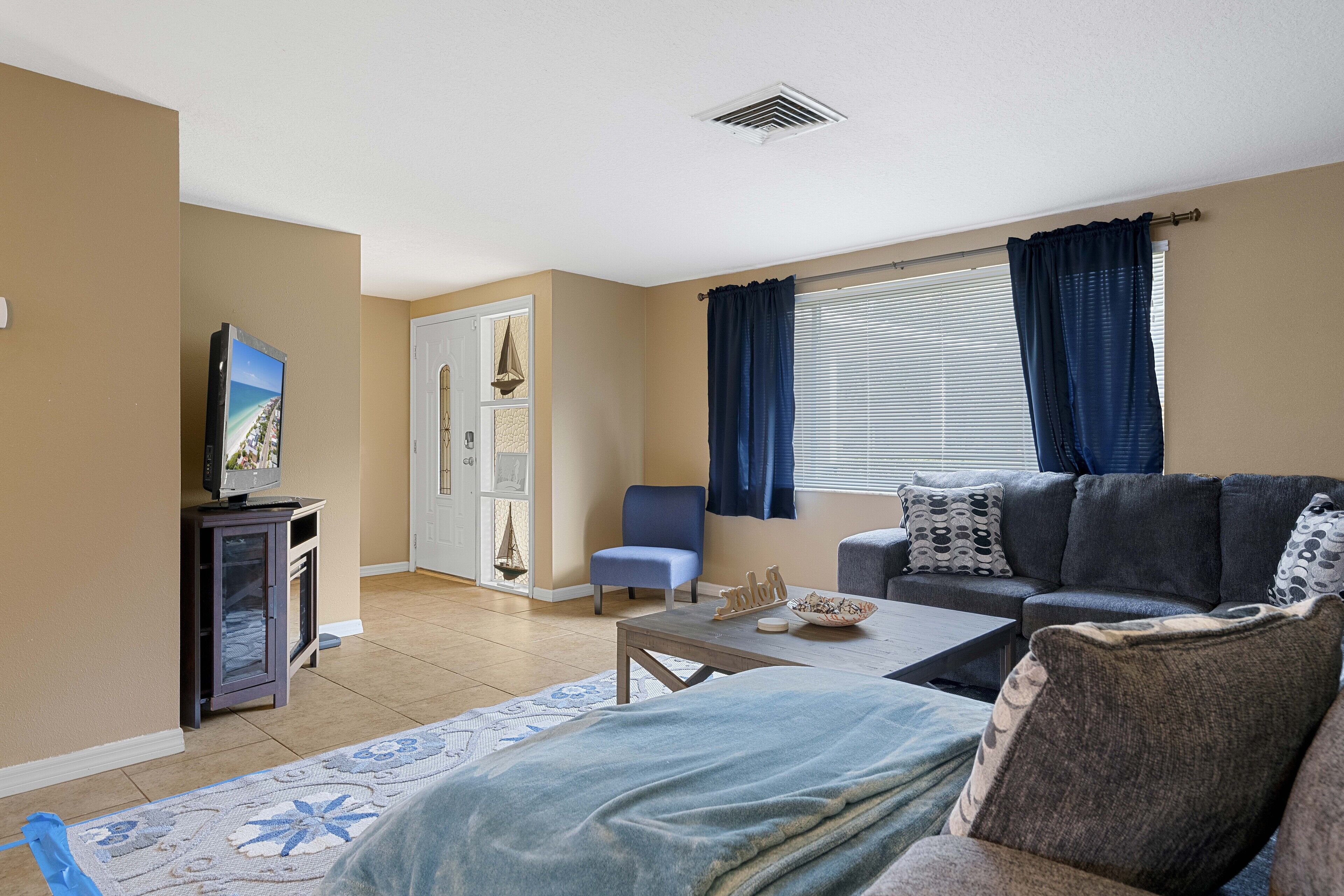 Waterfront Family Fun 3b/2b near Hudson Beach