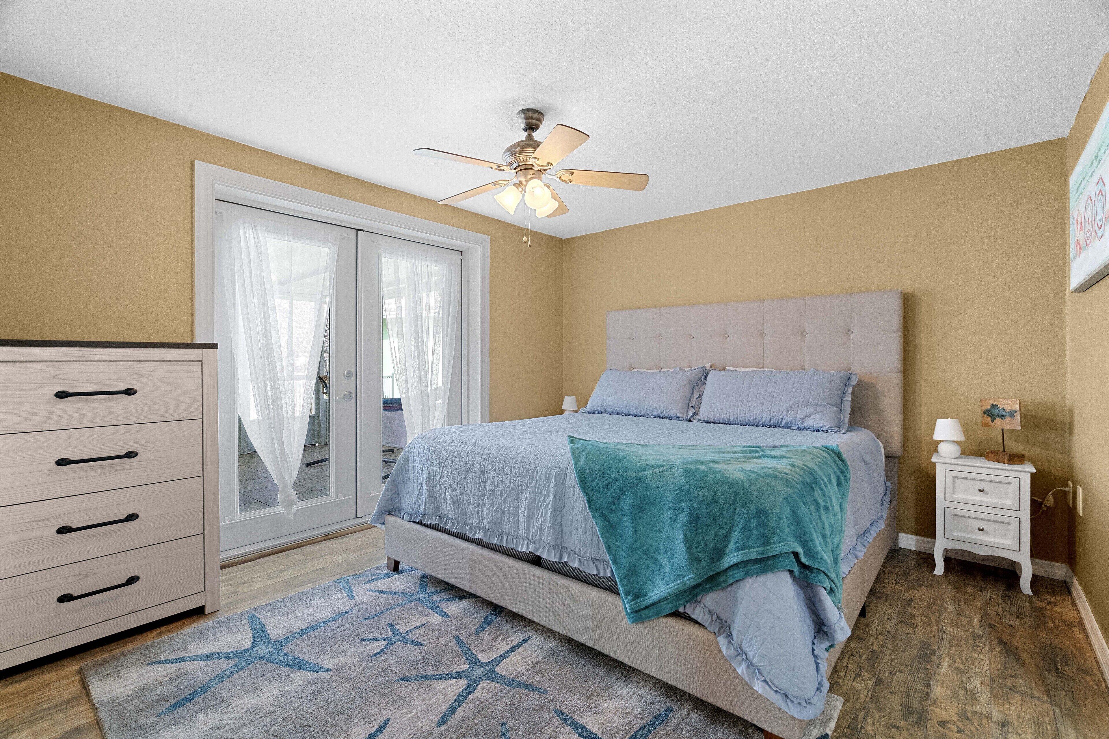 Waterfront Family Fun 3b/2b near Hudson Beach