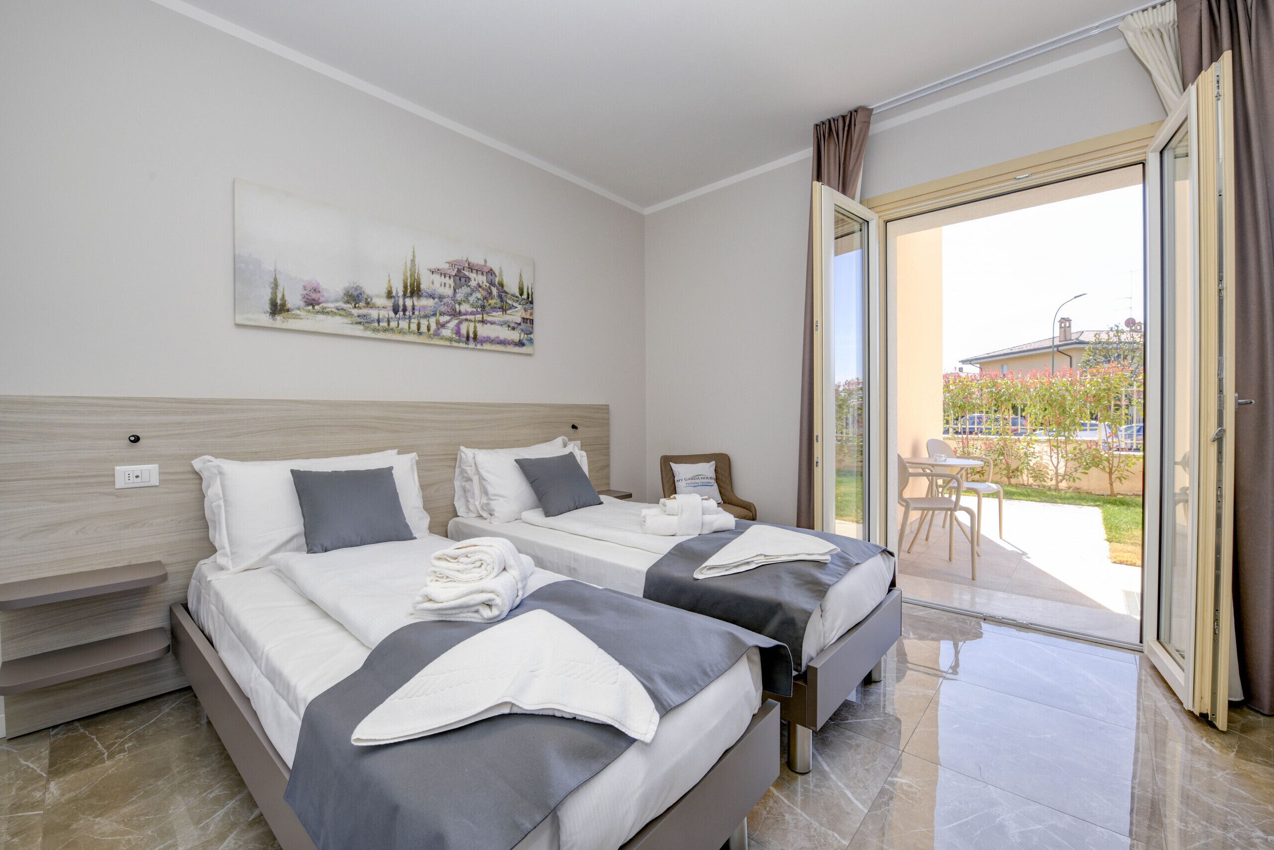 Ranalli Palace - New Aparthotel in Peschiera del Garda close to the amusement parks