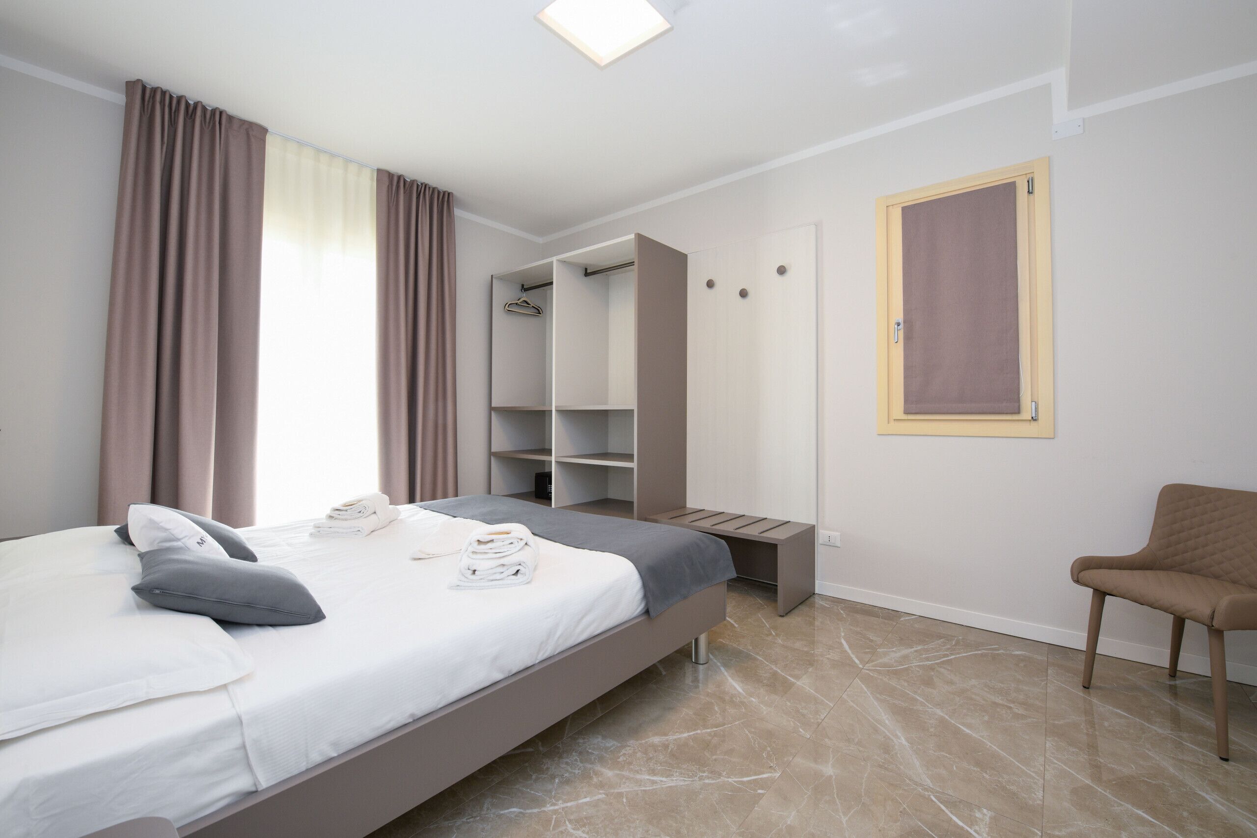 Ranalli Palace - New Aparthotel in Peschiera del Garda - 2 room ground floor unit