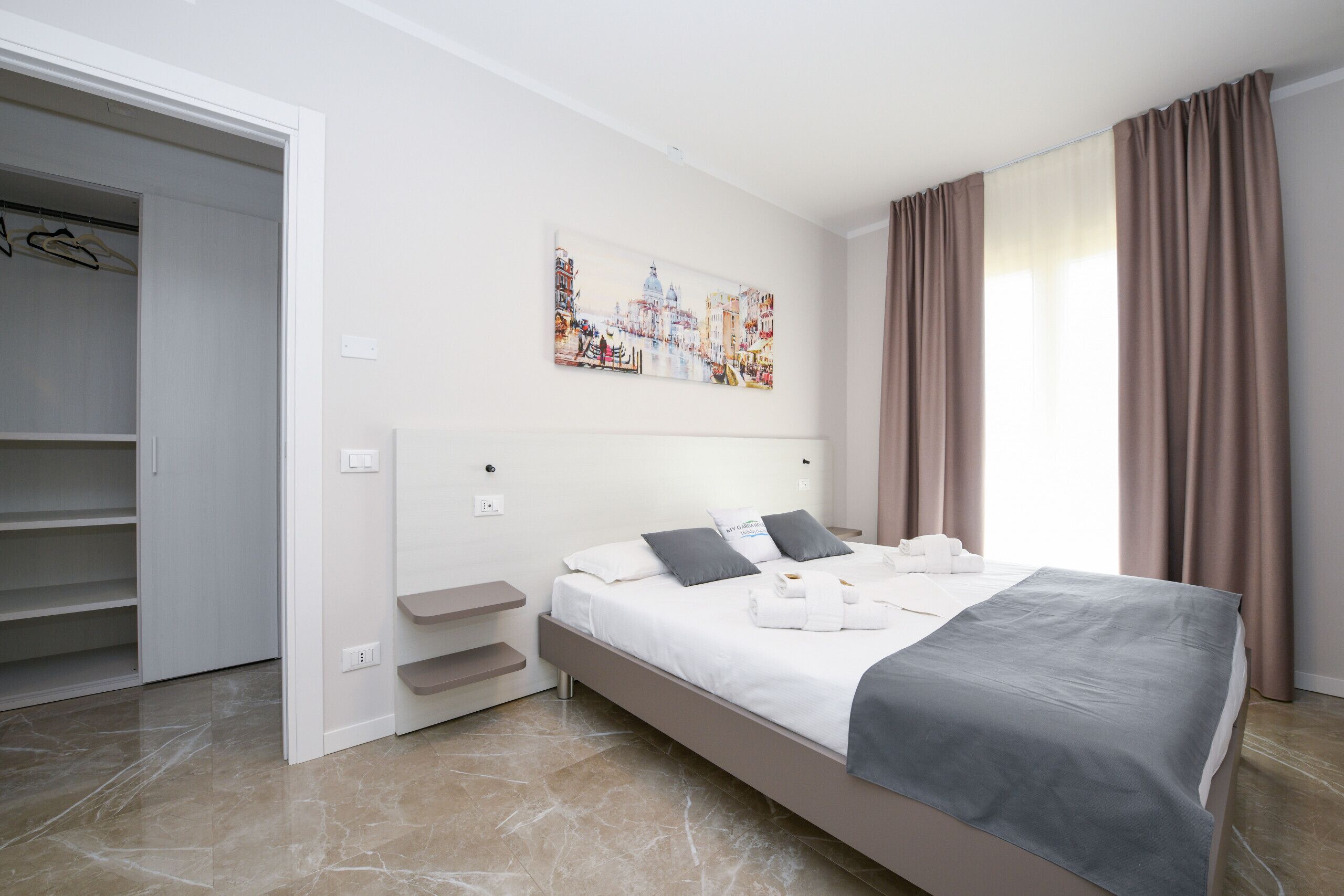 Ranalli Palace - New Aparthotel in Peschiera del Garda - 2 room ground floor unit
