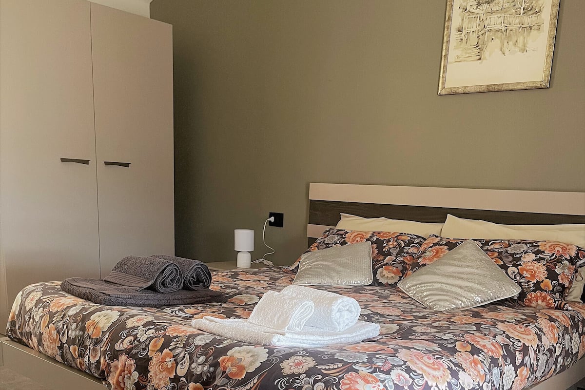 1 bedroom, individually furnished, blackout curtains, soundproofing
