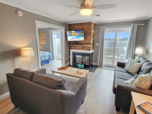 Fireplace - Gorgeous Renovated 2 Bedroom Midtown Condo with Pool! Lucayan #27 (Ocean City)