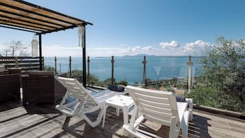Deluxe House, 2 Bedrooms, Sea View | Terrace/patio