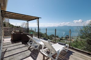 Deluxe House, 2 Bedrooms, Sea View | Terrace/patio