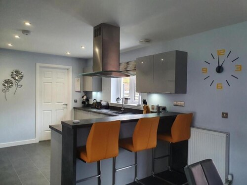 4-bed House in Elgin, Optional fee for hot tub