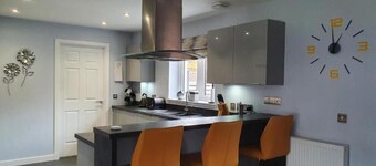 4-bed House in Elgin, Optional fee for hot tub