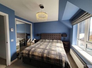 ハウス | 4 室のベッドルーム、アイロン / アイロン台、WiFi (無料)、ベッドシーツ